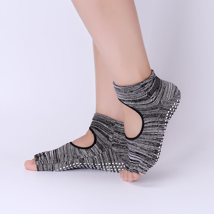 Non-Slip Yoga Socks with Grips - огляд і ціна Pilates Yoga Barre